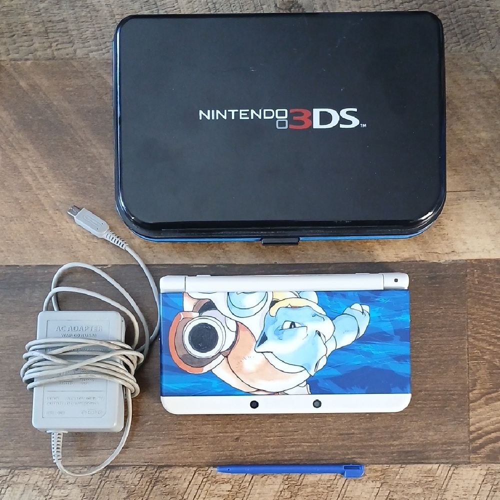 New Nintendo 3DS Pokemon 20th Anniversary Edition Blastoise -With Charger Tested